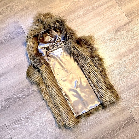 BCBGENERATION โข Faux-Fur Hooded Vest โข Size XS-Small โข Brown, Golden, Tan, Cream - Picture 7 of 16